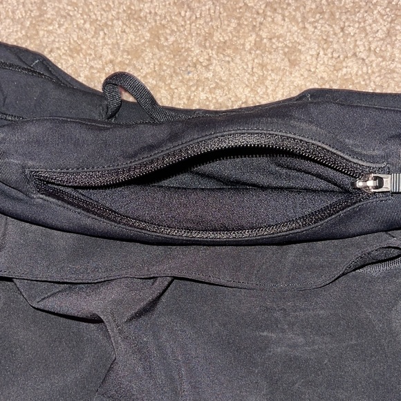 Black lululemon skort - Picture 4 of 7